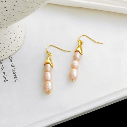 Lady's Cultured Pearl Earrings