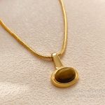 European and American retro niche tiger eye stone pendant necklace personalized metal snake chain design clavicle chain