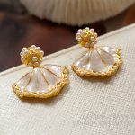 Original silver needle French gentle quicksand design earrings retro light luxury fan-shaped pearl earrings