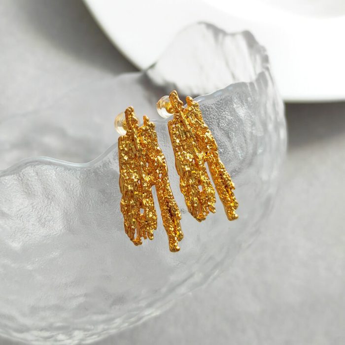 fashionable design earrings and earrings