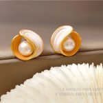 Elegant French vintage pearl earrings