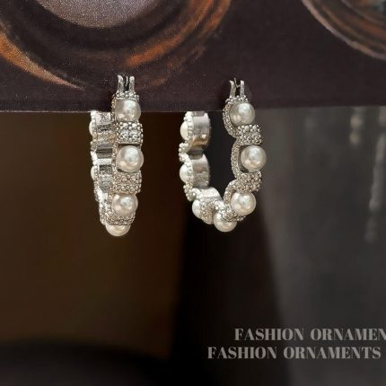 European and American high-end pearl earrings