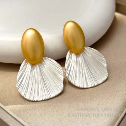 Silver needle light luxury exaggerated color block scalloped shell design earrings temperament retro high-end ear jewelry