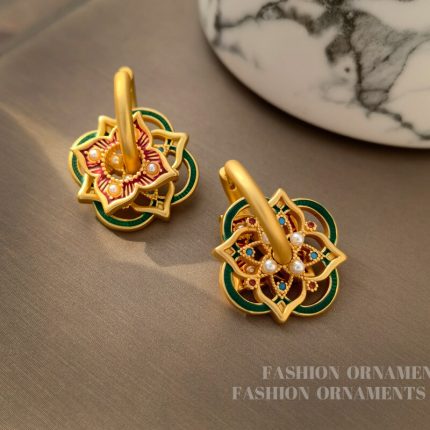 Chinese retro palace style design earrings